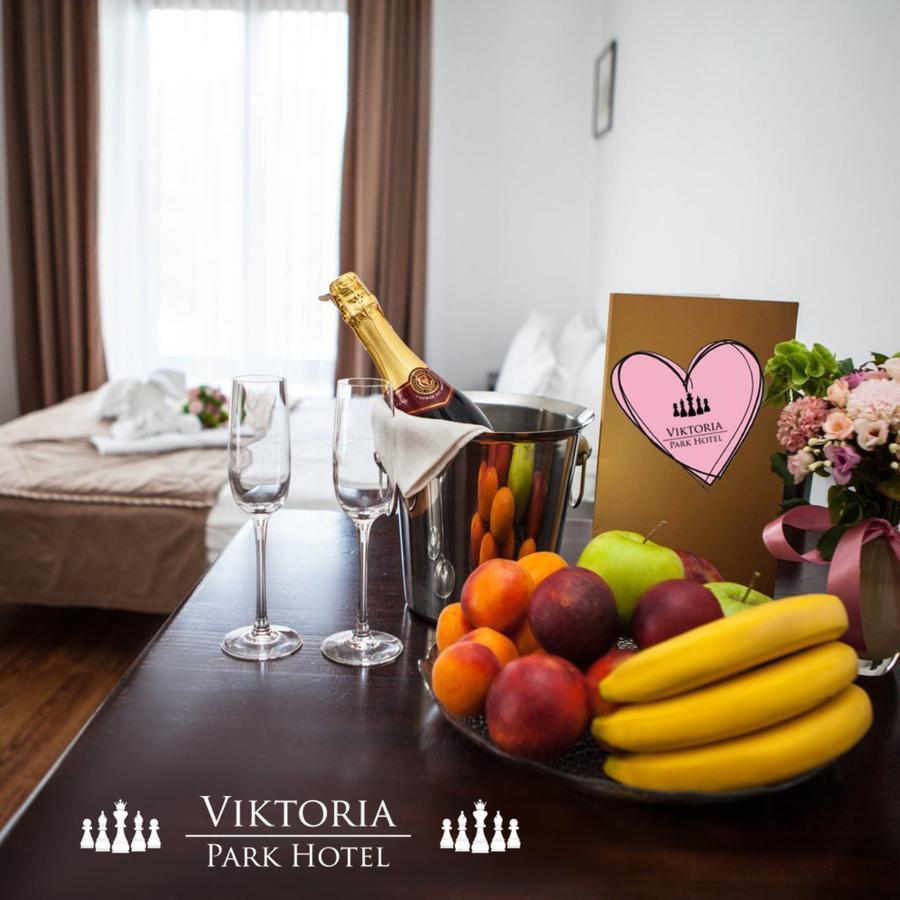 Viktoria Park Hotel บุตชา ภายนอก รูปภาพ